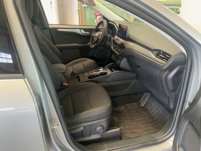 Ford Kuga 2.5 Plug-in Hybrid Titanium — zdjęcie 11