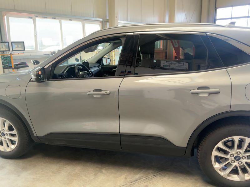 Ford Kuga 2.5 Plug-in Hybrid Titanium — zdjęcie 4