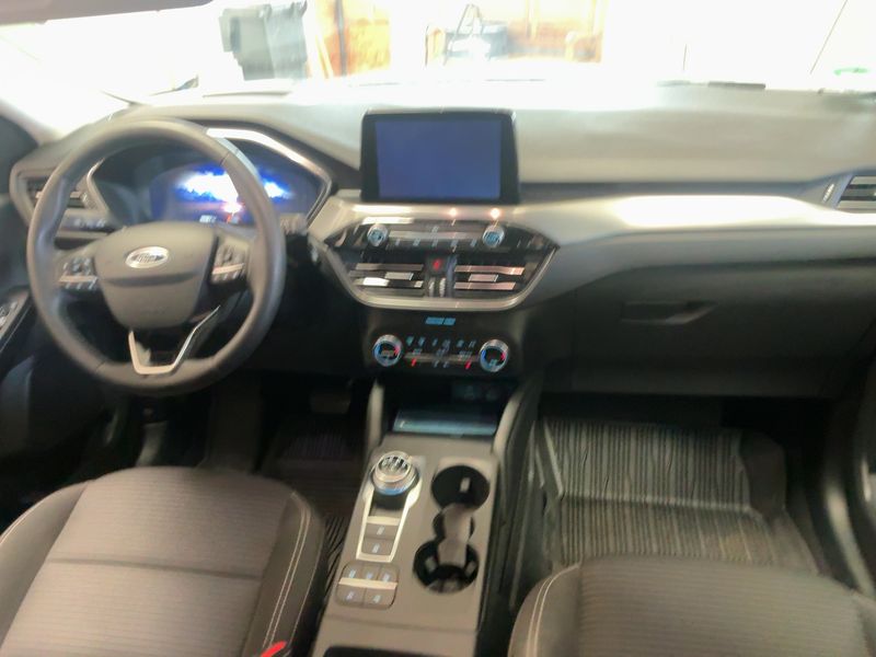 Ford Kuga 2.5 Plug-in Hybrid Titanium — zdjęcie 12