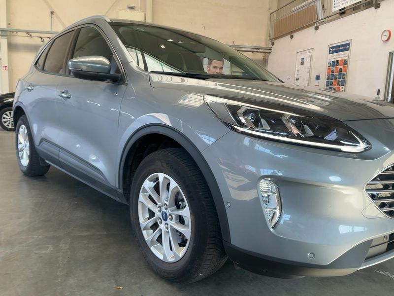 Ford Kuga 2.5 Plug-in Hybrid Titanium — zdjęcie 8