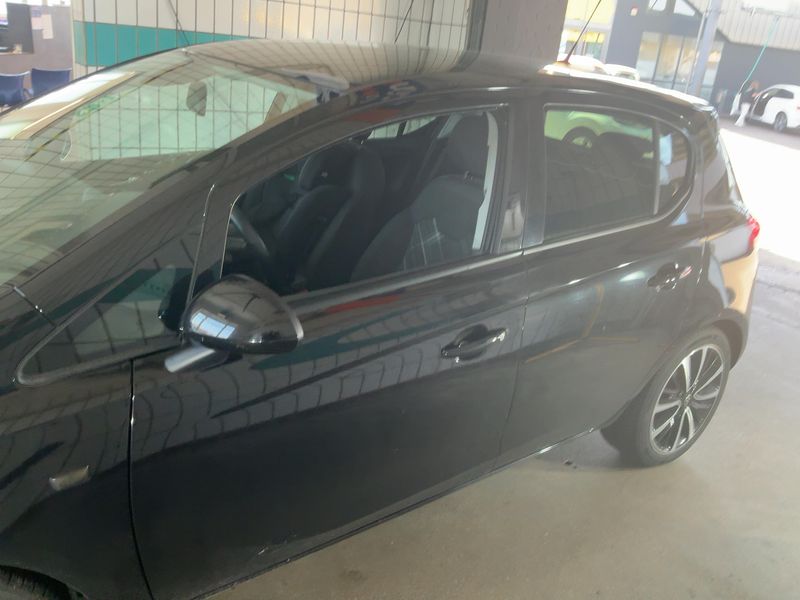 Opel Corsa 1.4 Edition — zdjęcie 4