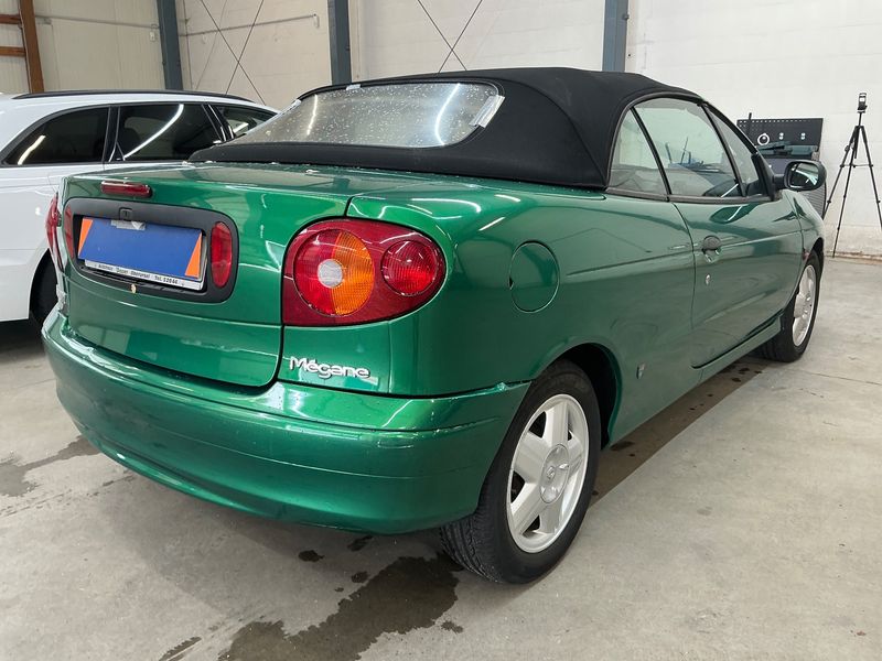 Renault Megane 1.6 Sport — zdjęcie 2