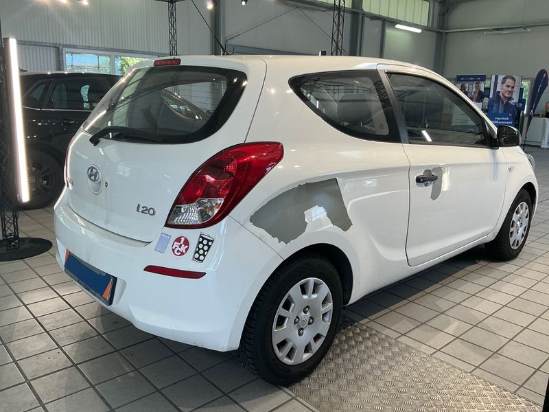 Hyundai i20 1.2 FIFA World Cup Edition — zdjęcie 2