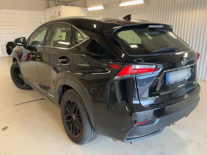 Lexus NX-Serie NX 300h — zdjęcie 3