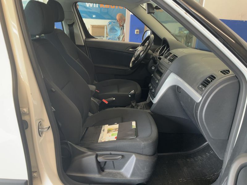 Skoda Yeti 1.4 TSI Ambition — zdjęcie 11