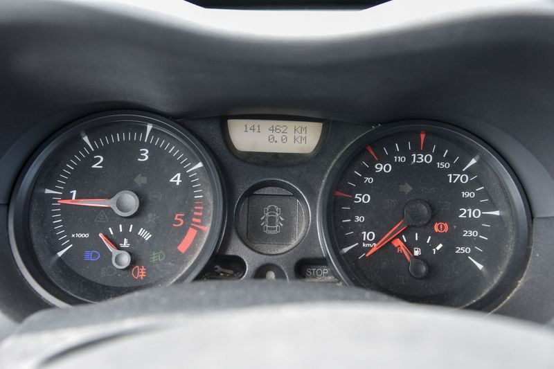 Renault Megane 1.5 dCi Serie Speciale — zdjęcie 12
