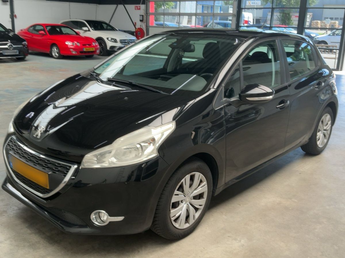 Peugeot 208 2014