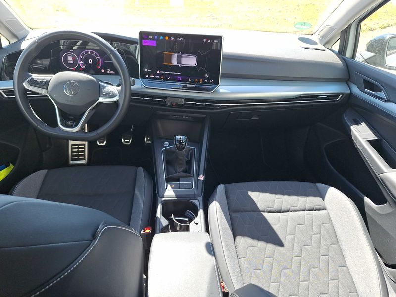 Volkswagen Golf VIII 1.5 TSI Goal — zdjęcie 11