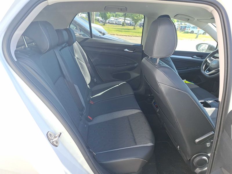 Volkswagen Golf VIII 1.5 TSI Goal — zdjęcie 13