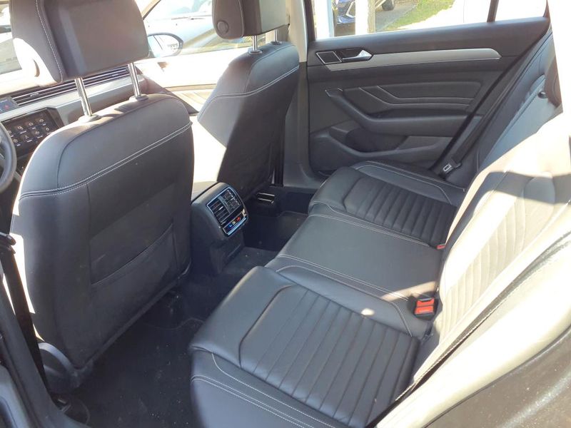 Volkswagen Passat 2.0 TDI Business — zdjęcie 12
