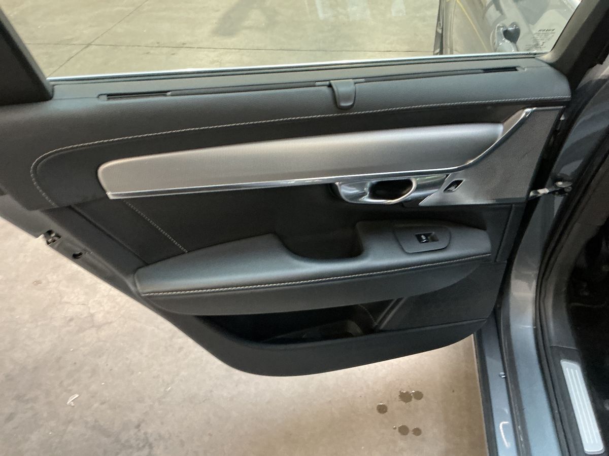 Volvo V90 2017 — photo 30