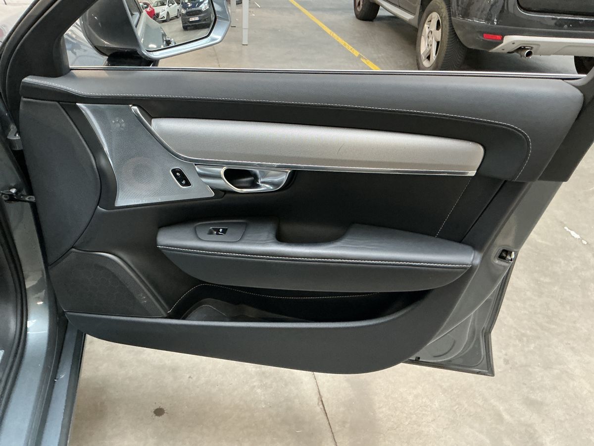 Volvo V90 2017 — photo 31