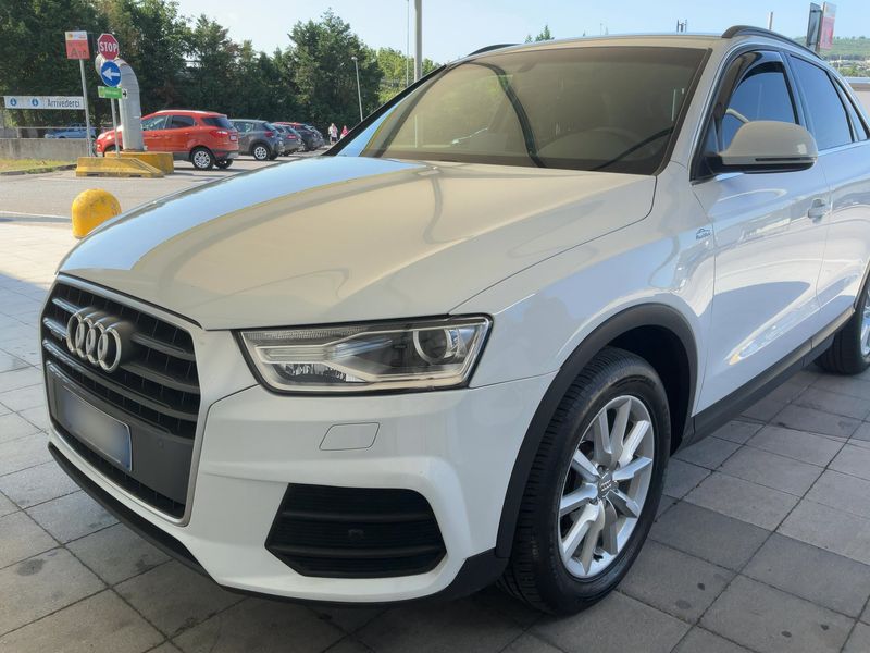 Audi Q3 2.0 TDI quattro Business — zdjęcie 2