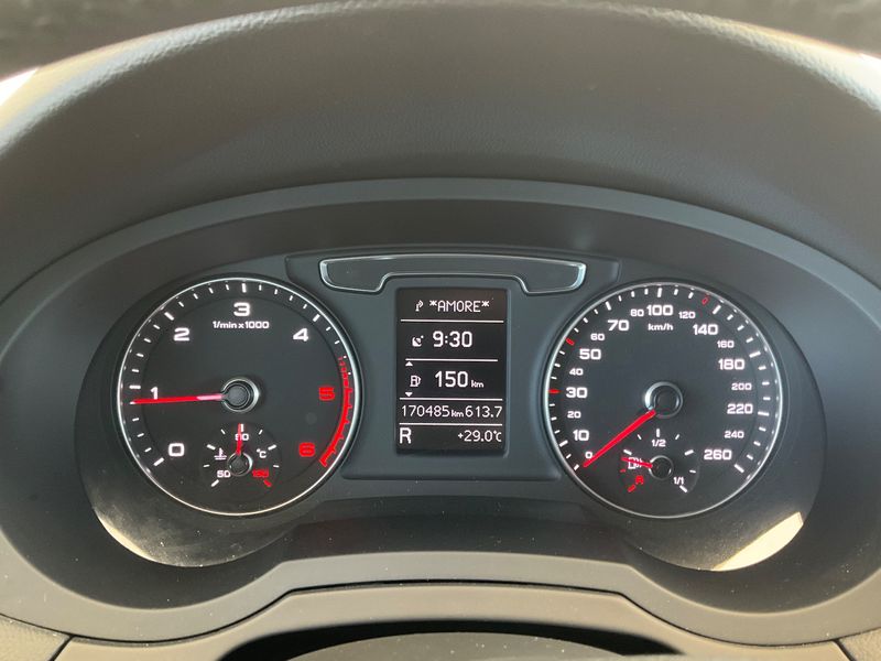 Audi Q3 2.0 TDI quattro Business — zdjęcie 13