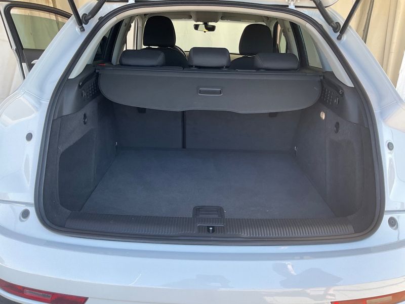 Audi Q3 2.0 TDI quattro Business — zdjęcie 10