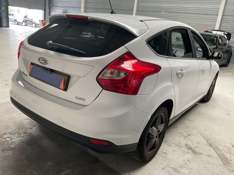 Ford Focus 1.0 EcoBoost Titanium 2013 – снимка 2