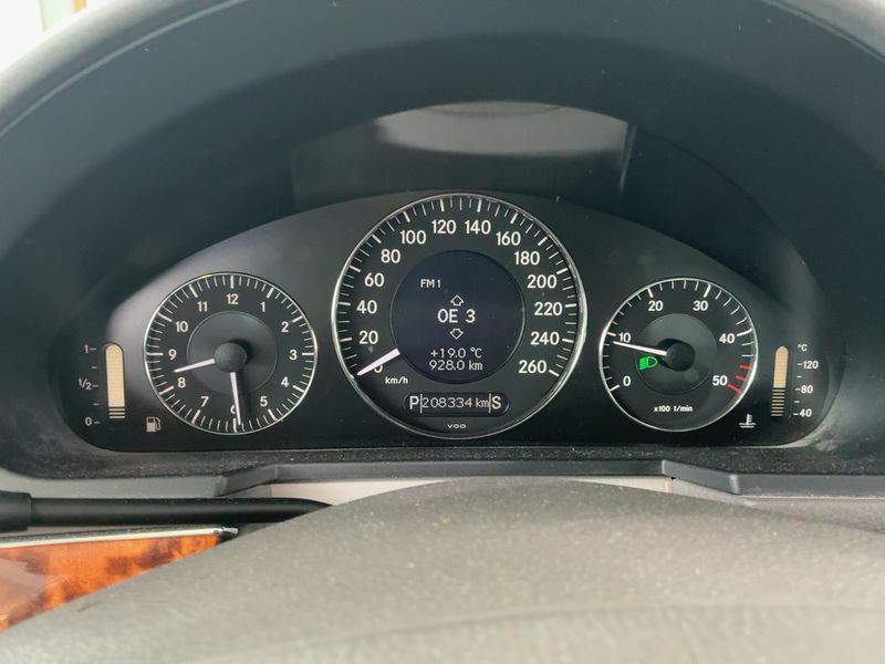 Mercedes-Benz E-Klasse E 220 CDI Elegance — zdjęcie 13