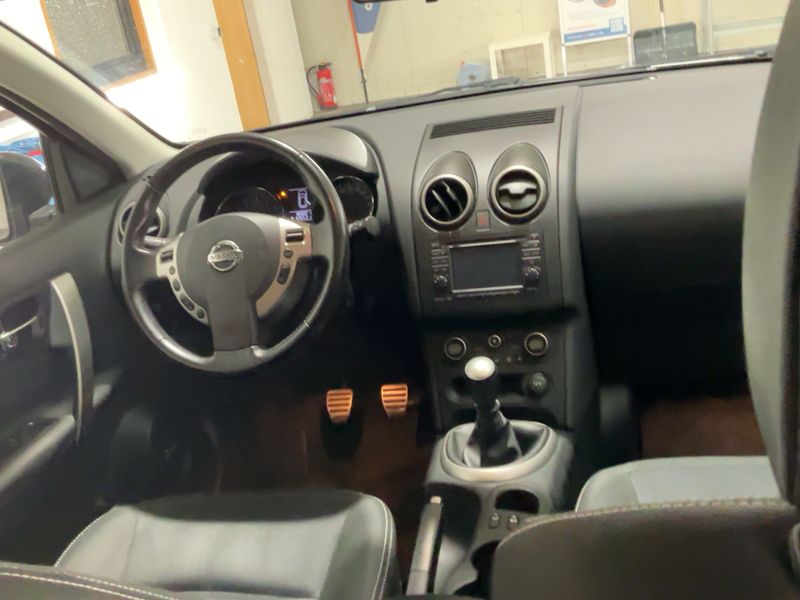 Nissan Qashqai+2 2.0 Tekna — zdjęcie 12