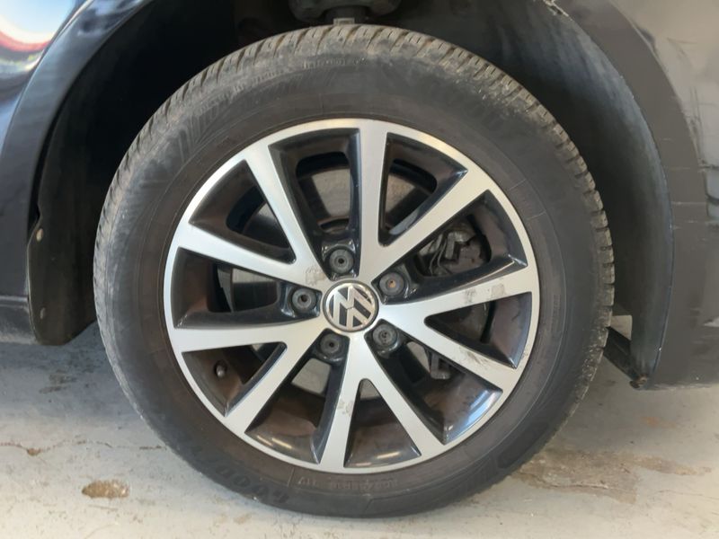 Volkswagen Touran 2.0 TDI Design Edition 2011 – снимка 11