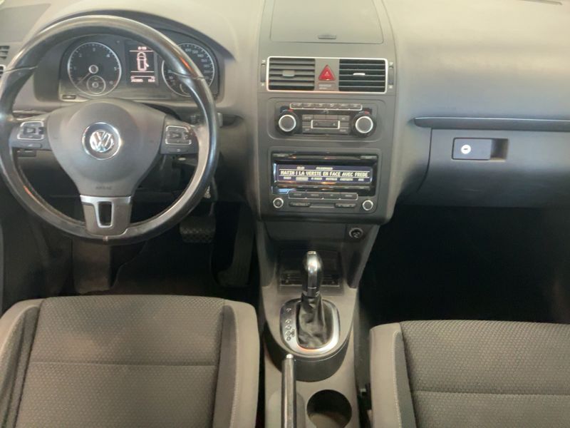 Volkswagen Touran 2.0 TDI Design Edition 2011 – снимка 17