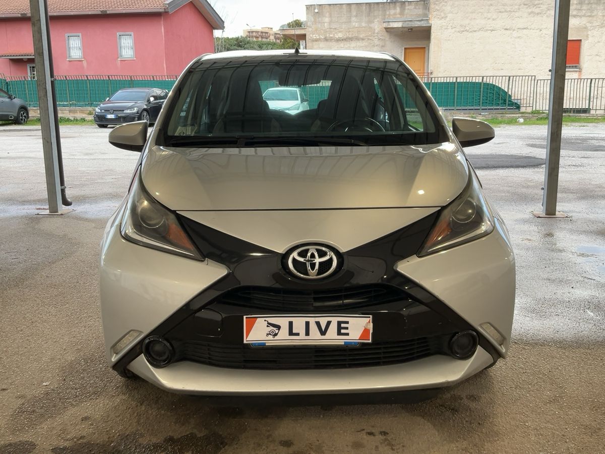 Toyota Aygo 1.0 X-Play - Immagine 7