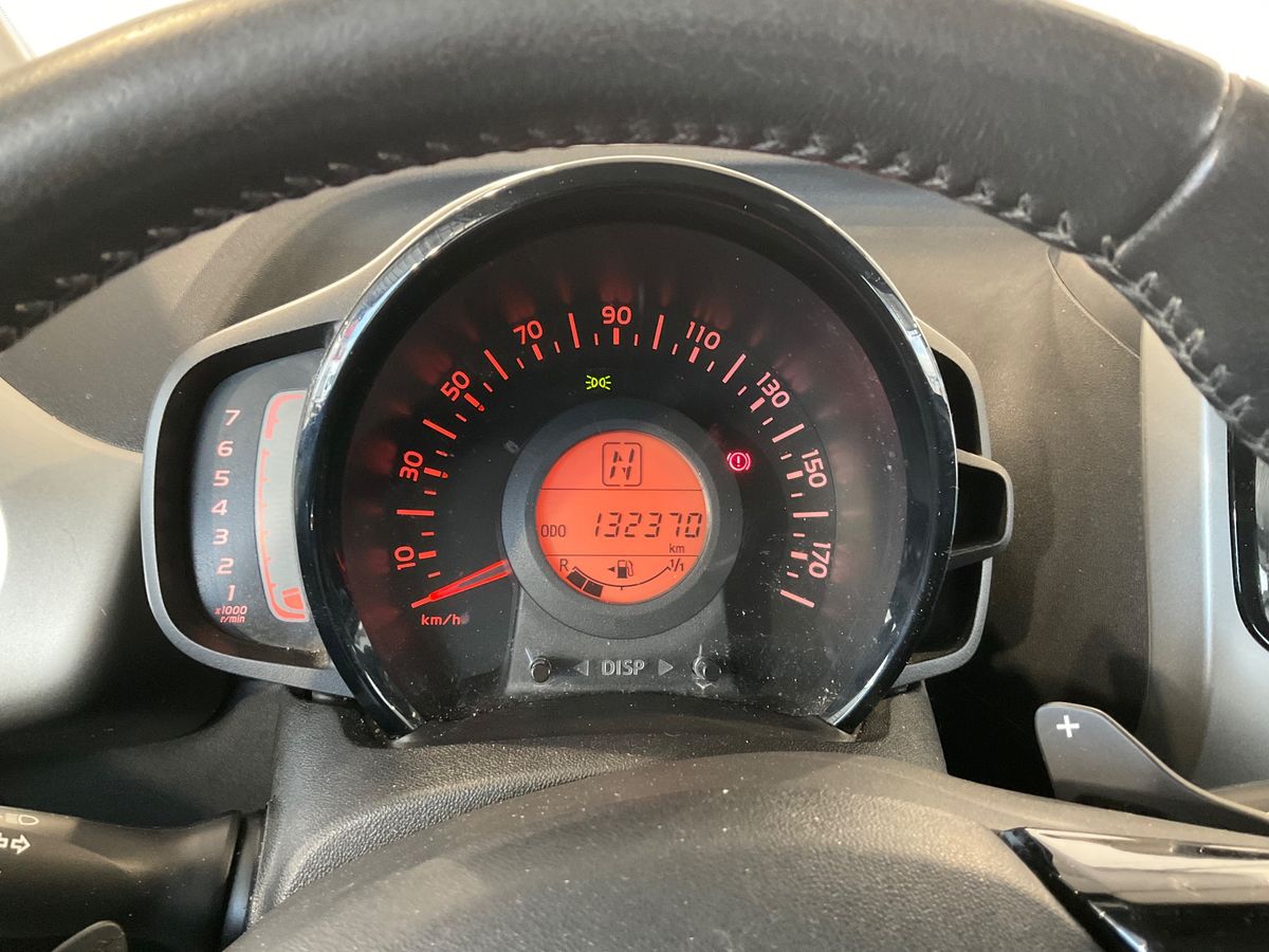 Toyota Aygo 1.0 X-Play - Immagine 10