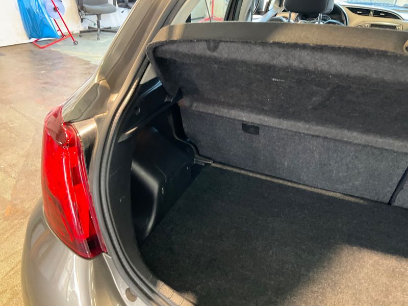 Toyota Yaris 1.5 Hybrid Edition-S 2016 – снимка 28