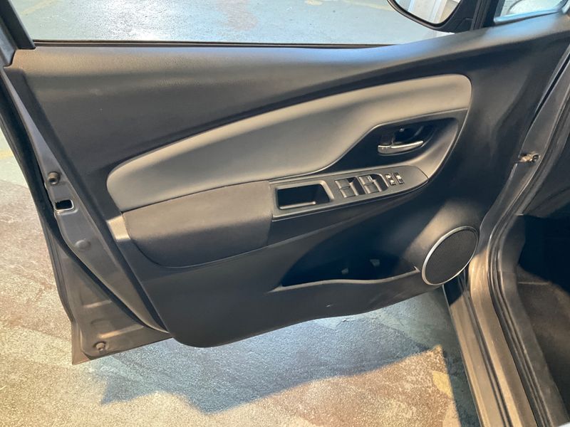 Toyota Yaris 1.5 Hybrid Edition-S 2016 – снимка 24
