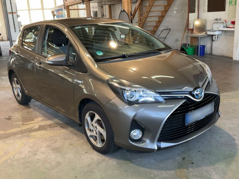Toyota Yaris 1.5 Hybrid Edition-S — zdjęcie 8