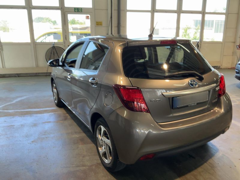 Toyota Yaris 1.5 Hybrid Edition-S — zdjęcie 3