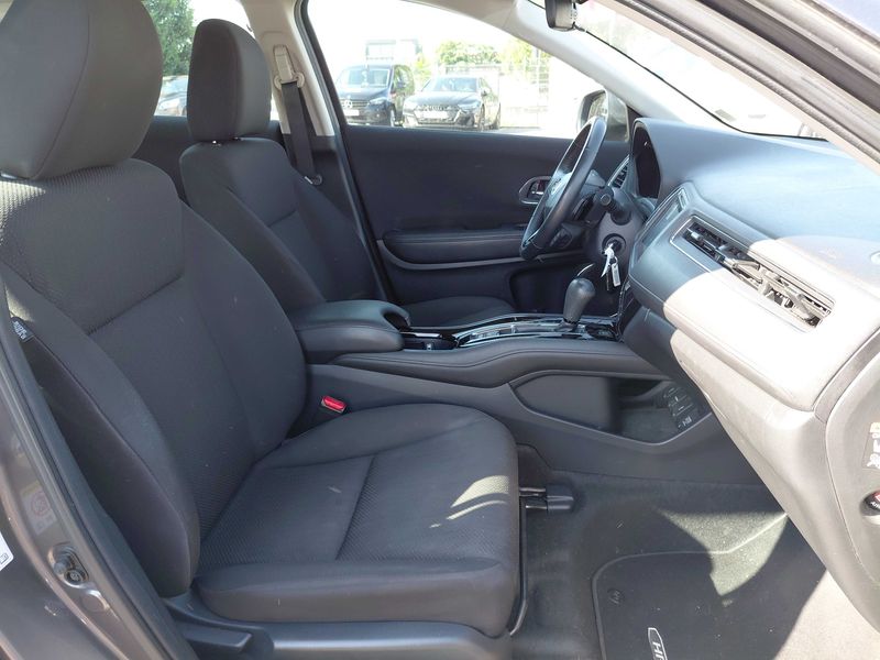 Honda HR-V 1.5 i-VTEC Elegance — zdjęcie 10