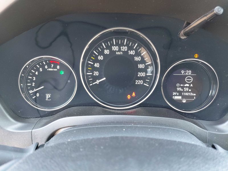Honda HR-V 1.5 i-VTEC Elegance — zdjęcie 12