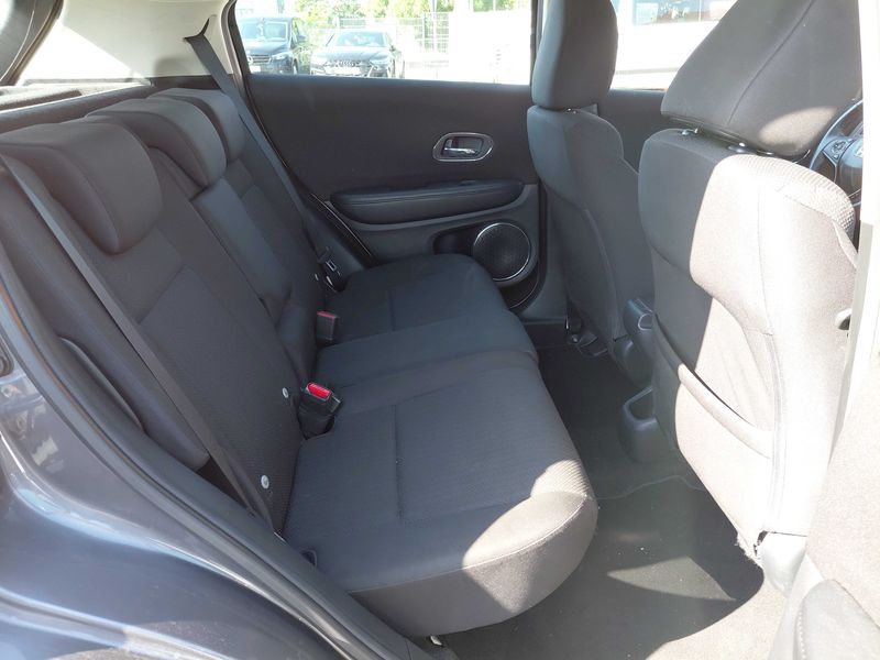 Honda HR-V 1.5 i-VTEC Elegance — zdjęcie 13