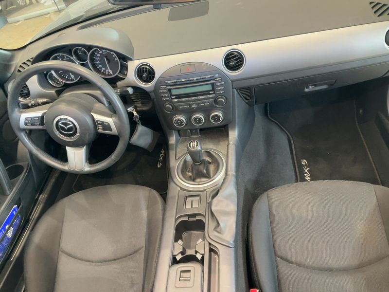 Mazda MX-5 1.8 Center-Line — zdjęcie 12