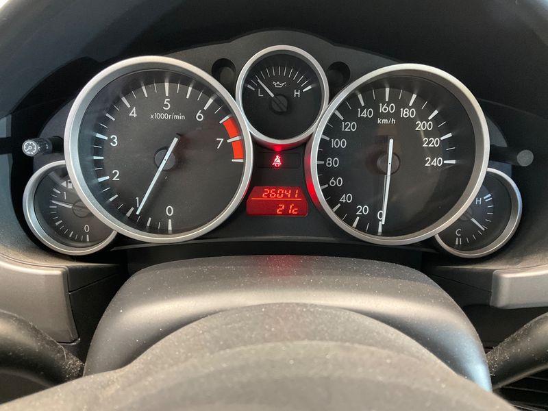 Mazda MX-5 1.8 Center-Line — zdjęcie 13