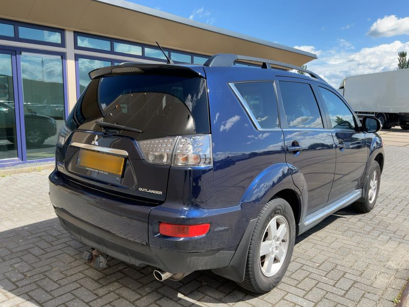 Mitsubishi Outlander 2.0 MIVEC Intro Edition 2WD — zdjęcie 6