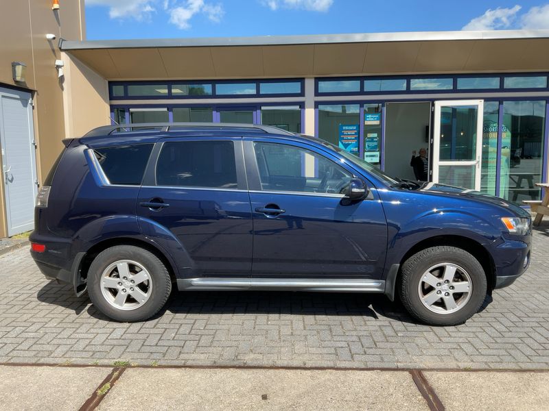 Mitsubishi Outlander 2.0 MIVEC Intro Edition 2WD — zdjęcie 7