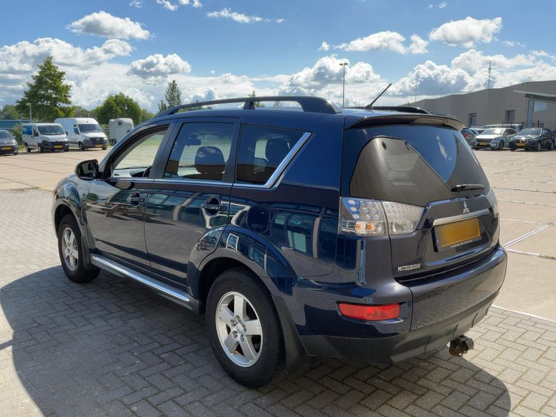 Mitsubishi Outlander 2.0 MIVEC Intro Edition 2WD — zdjęcie 3