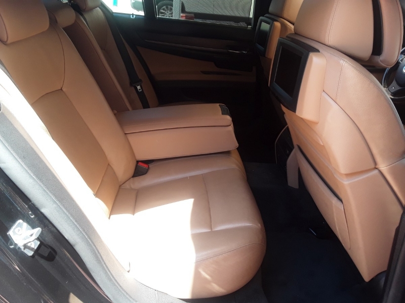 BMW 7er 740d — zdjęcie 13