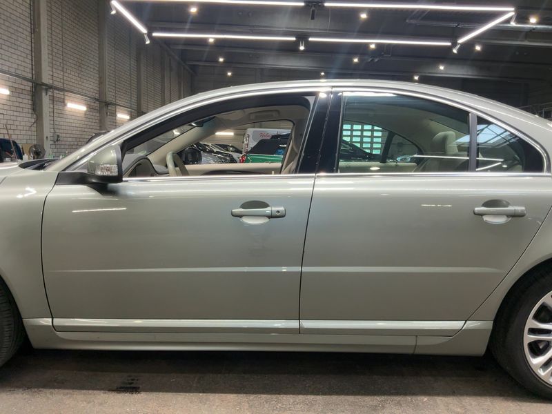 Volvo S80 4.4 V8 Summum AWD — zdjęcie 4