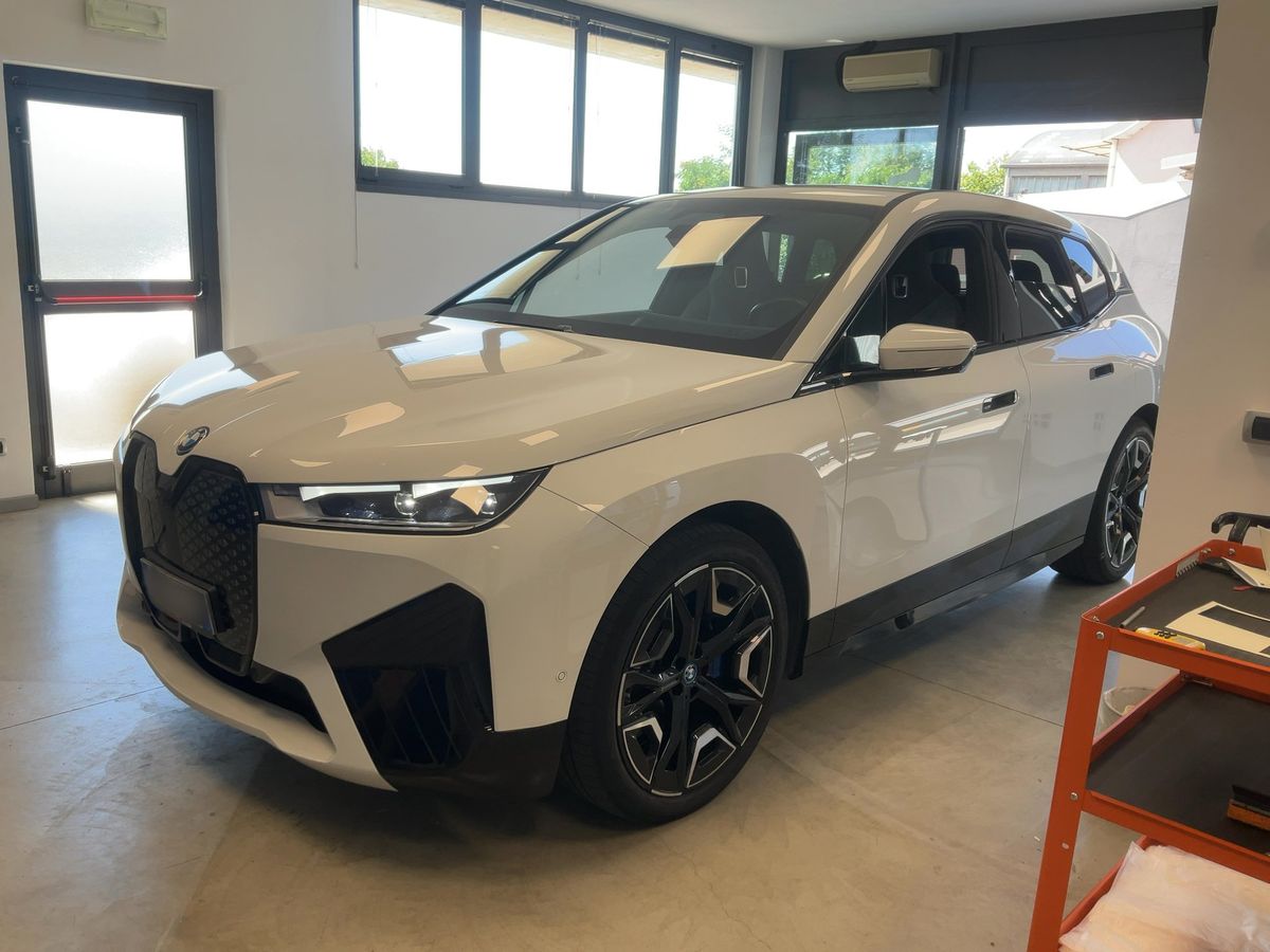BMW iX 2023