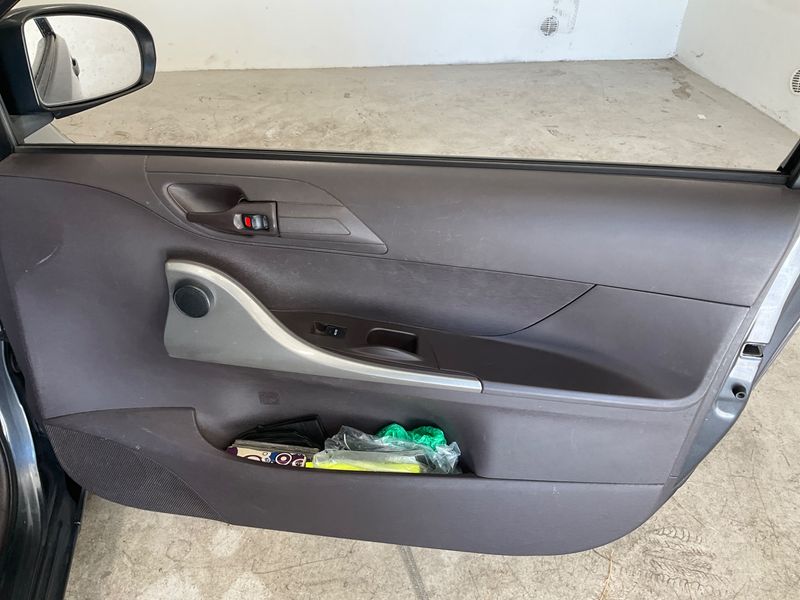 Toyota iQ 1.0 VVT-i 2010 – снимка 25