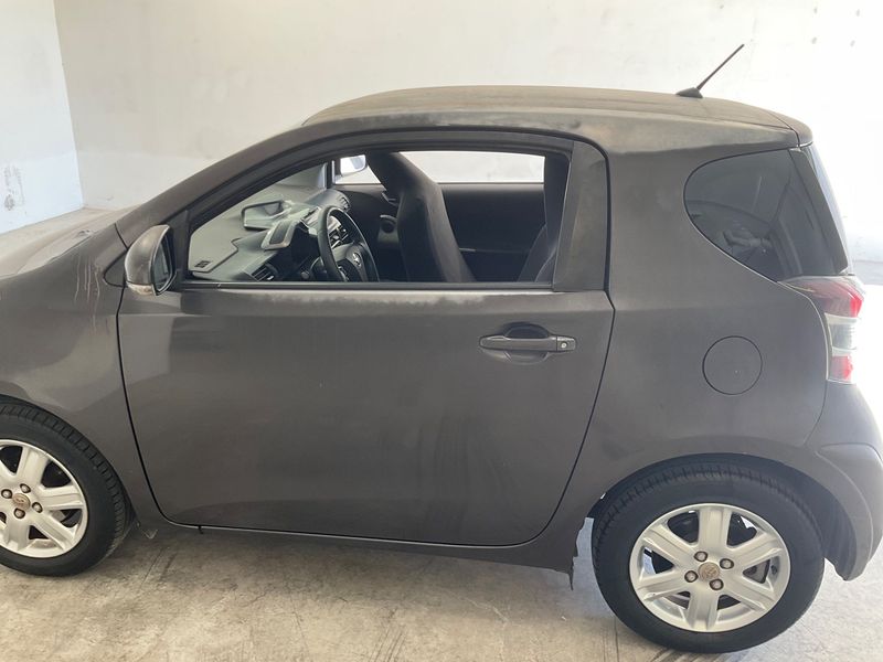 Toyota iQ 1.0 VVT-i — zdjęcie 4