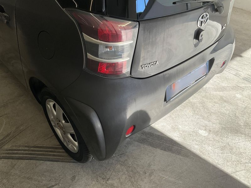 Toyota iQ 1.0 VVT-i 2010 – снимка 33