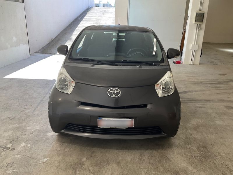 Toyota iQ 1.0 VVT-i — zdjęcie 9