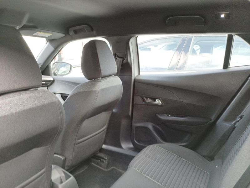 Peugeot 2008 1.2 PureTech Active — zdjęcie 12