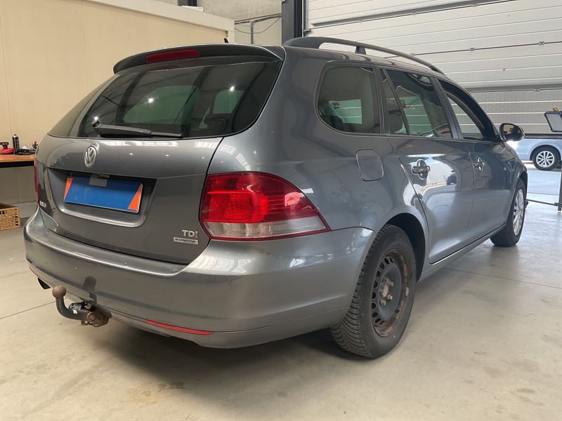 Volkswagen Golf VI 1.6 TDI Trendline BlueMotion Tech — zdjęcie 2