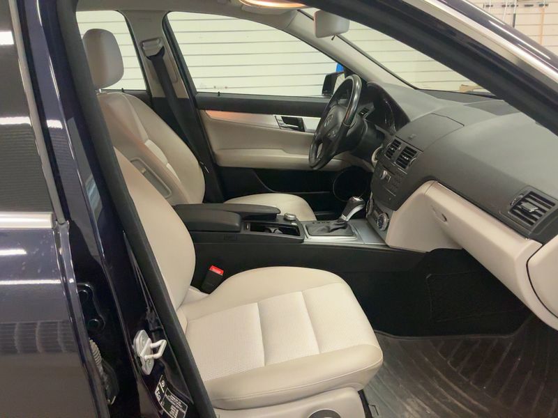 Mercedes-Benz C-Klasse C 180 CGI BlueEfficiency Avantgarde — zdjęcie 11