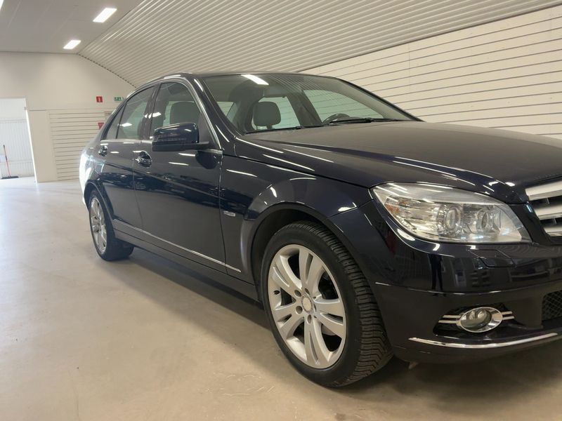 Mercedes-Benz C-Klasse C 180 CGI BlueEfficiency Avantgarde — zdjęcie 8