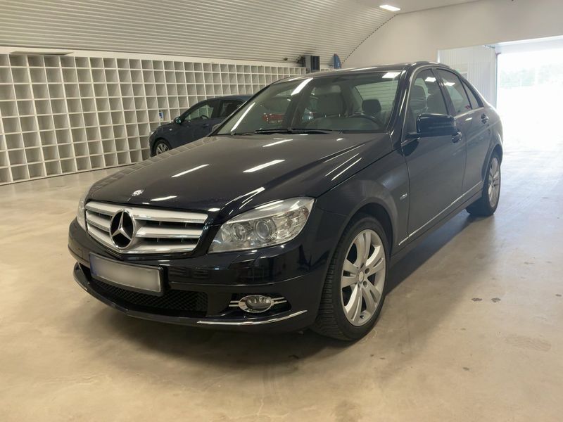 Mercedes-Benz C-Klasse C 180 CGI BlueEfficiency Avantgarde — zdjęcie 1